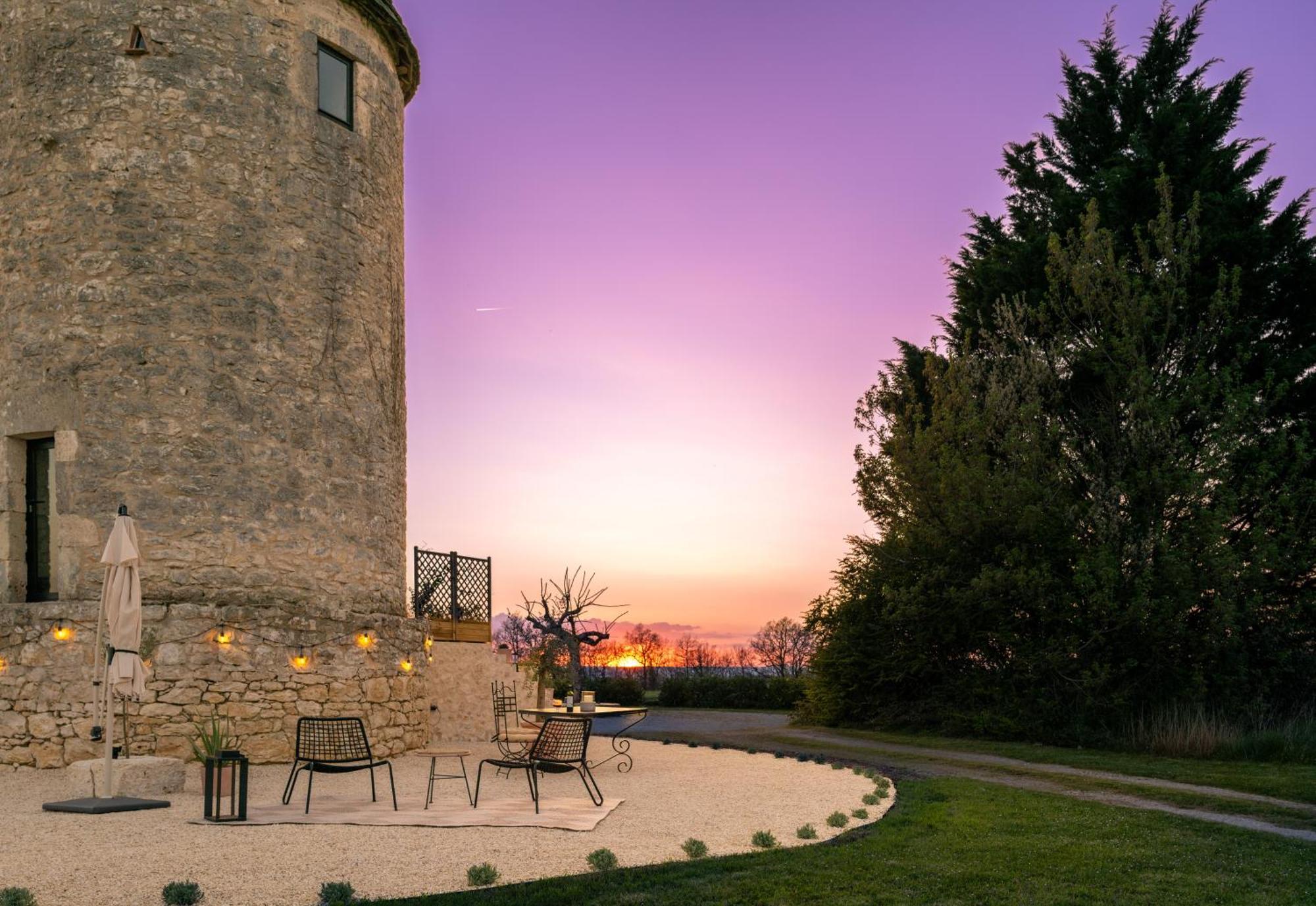 Enchanting Windmill Retreat Loubes-Bernac 외부 사진