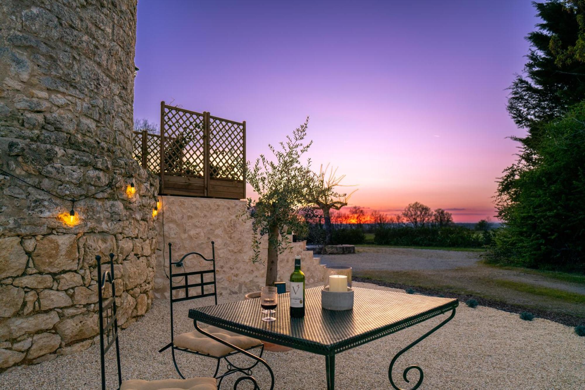 Enchanting Windmill Retreat Loubes-Bernac 외부 사진